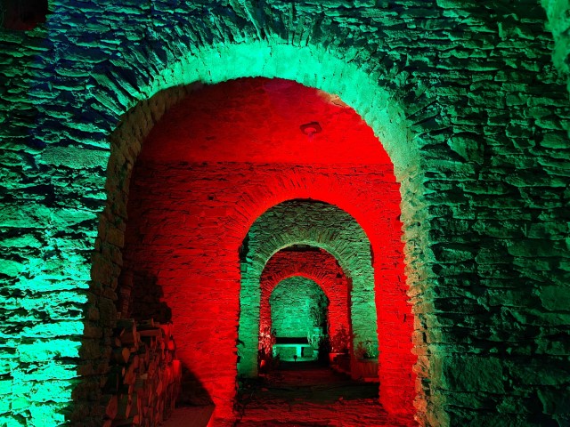 Loveland Castle Lighting Demo Hunter/FX Luminaire - Adam Cornish 2020.11.19 red & green archways